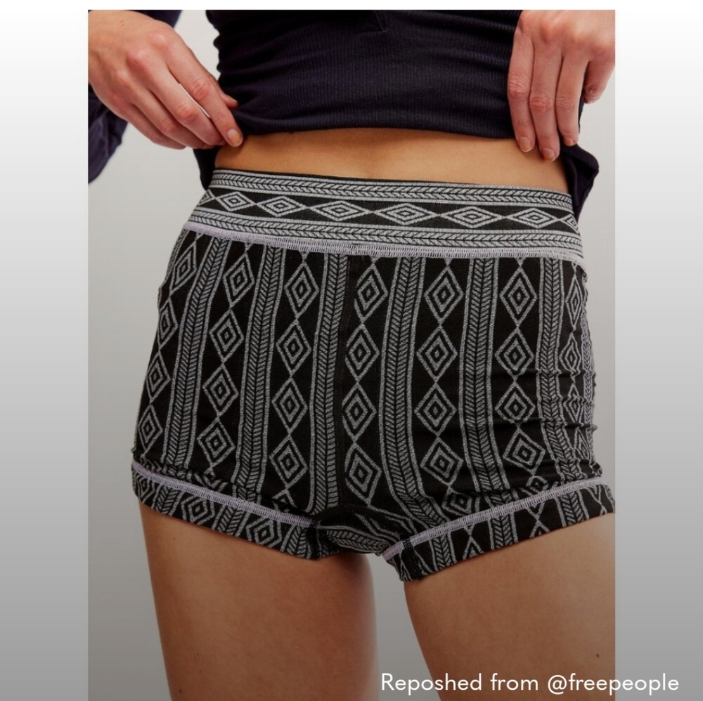 FP MOVEMENT Mountain High Short / Black Combo